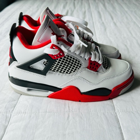 NWT Nike Jordan 4 OG Fire Red 2020 Sneakers Shoes - Picture 3 of 14